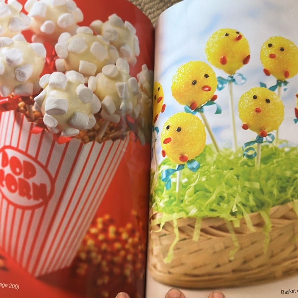 Cake Pop Maker Recipe Two Book Set - Picture 10 of 11